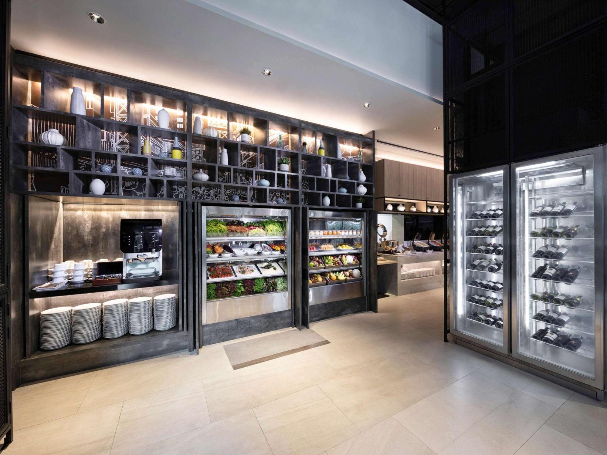होटल Novotel Sukhumvit 4 4*
